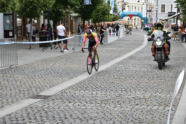 本土品牌与 本土品牌与